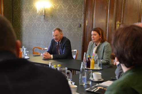 LH Stelzer und Landesrätin Langer-Weninger im Gespräch