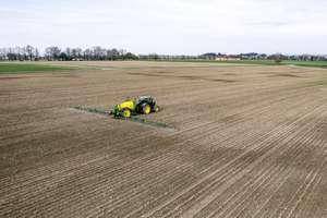 Traktor mit Spritze