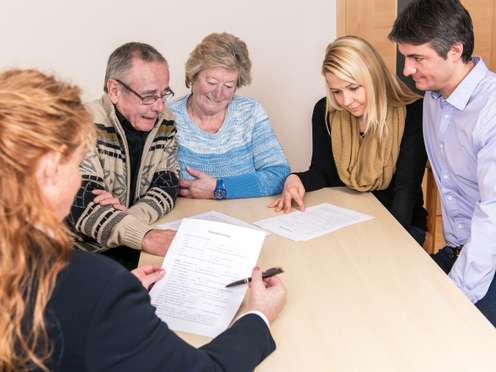 Hofuebergabe_beim_Notar