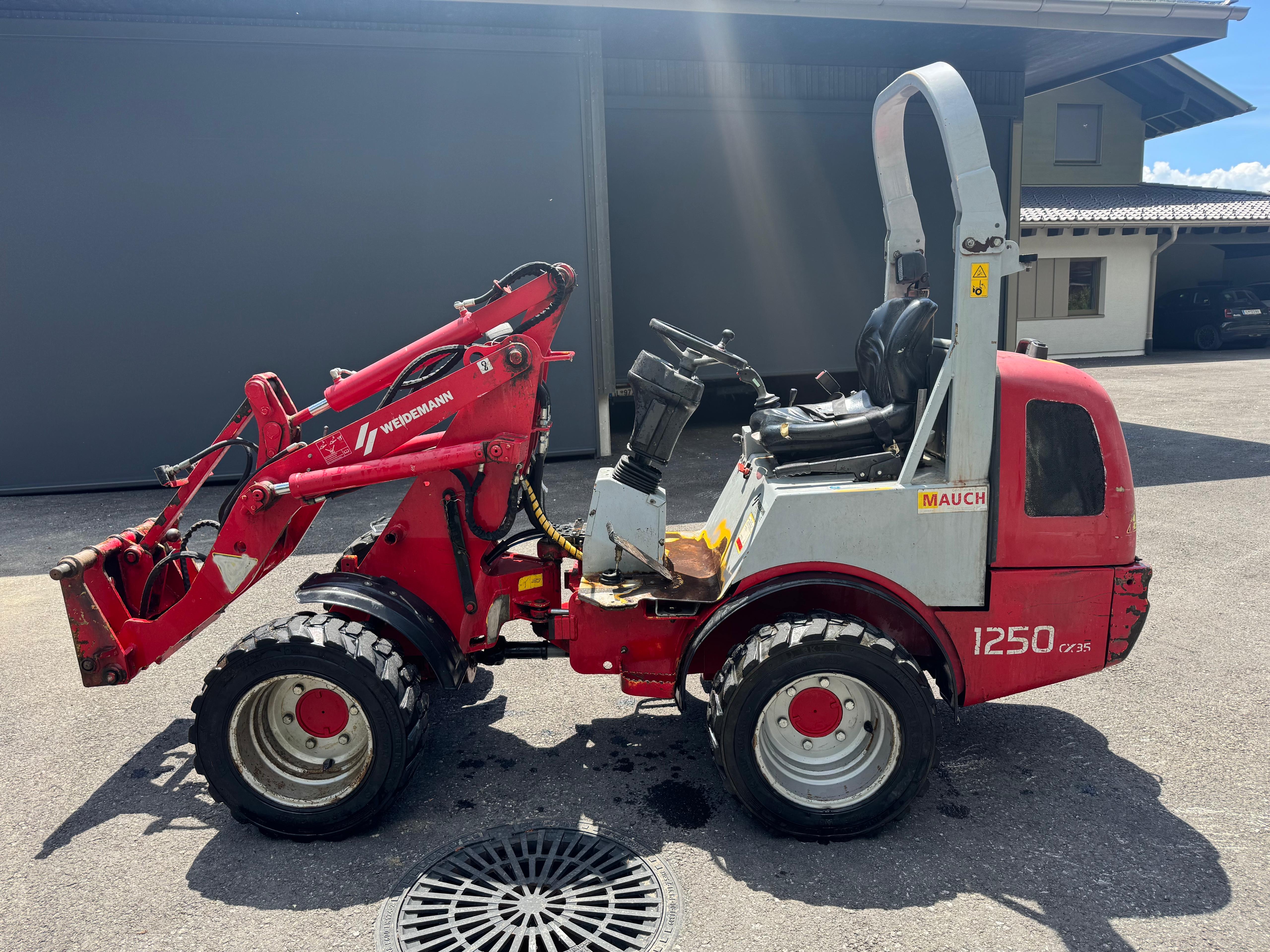 Bild 2 von Anzeige: Weidemann 1250 CX 35 Hoflader / Traktor incl. Schaufel und Palettengabel
