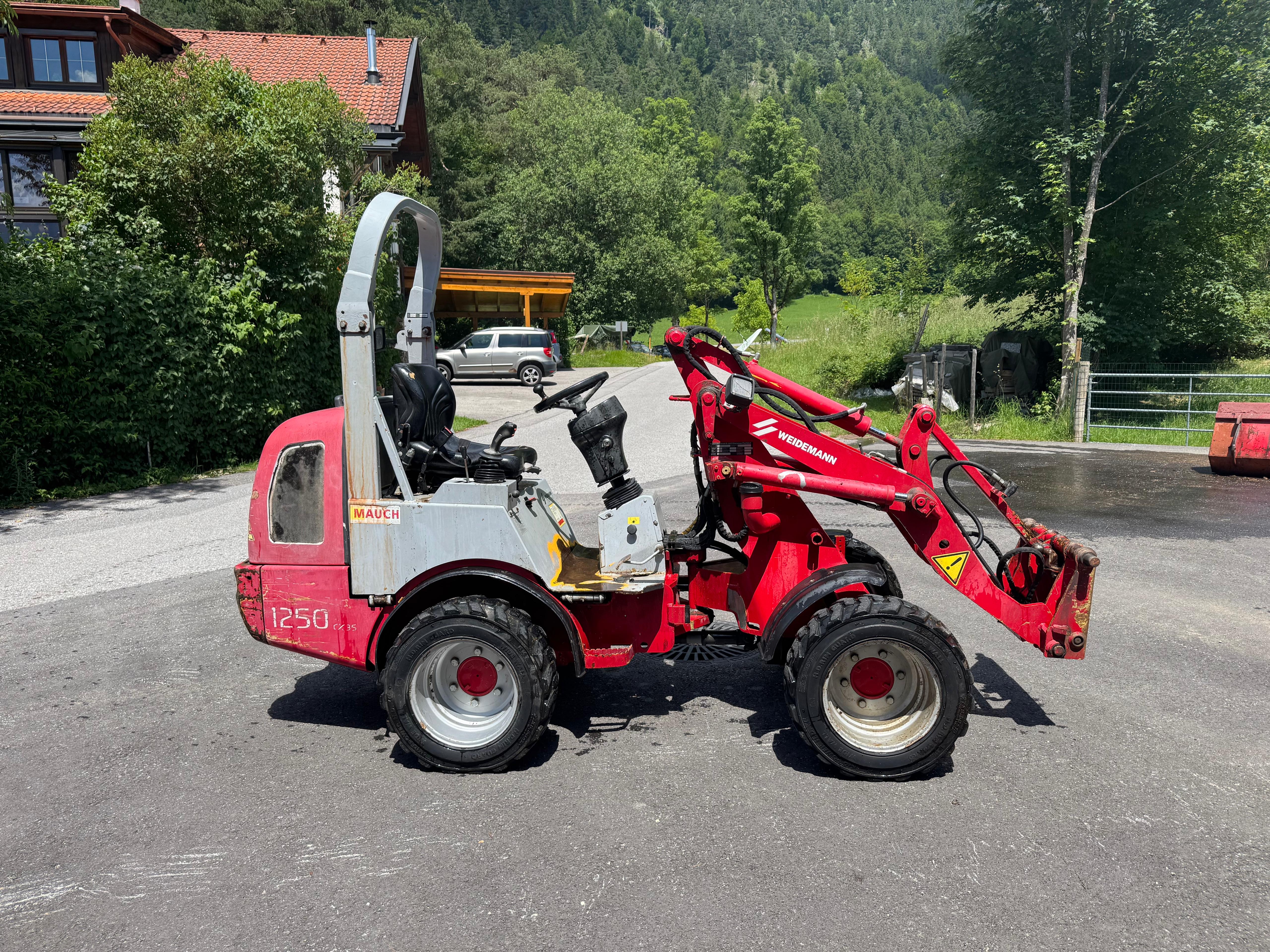 Bild von Anzeige: Weidemann 1250 CX 35 Hoflader / Traktor incl. Schaufel und Palettengabel