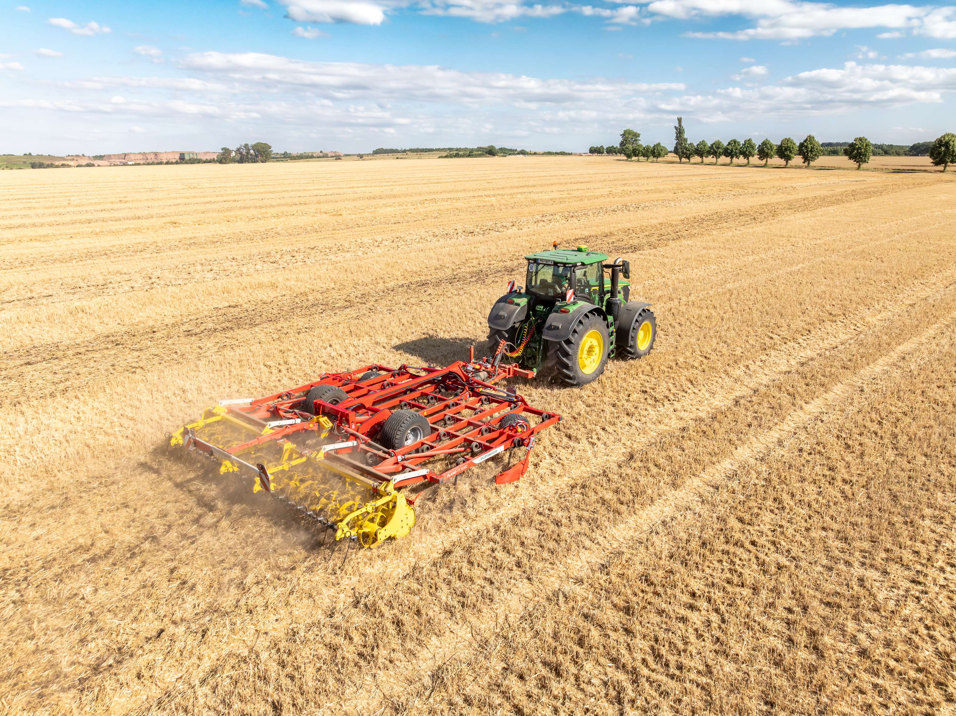 Pöttinger-Flachgrubber Plano