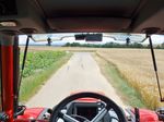 Rahmenlose ausstellbare Frontscheibe mit Wischermotor im Blickfeld