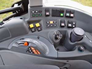 Seitenkonsole mit Direktzugrifftasten