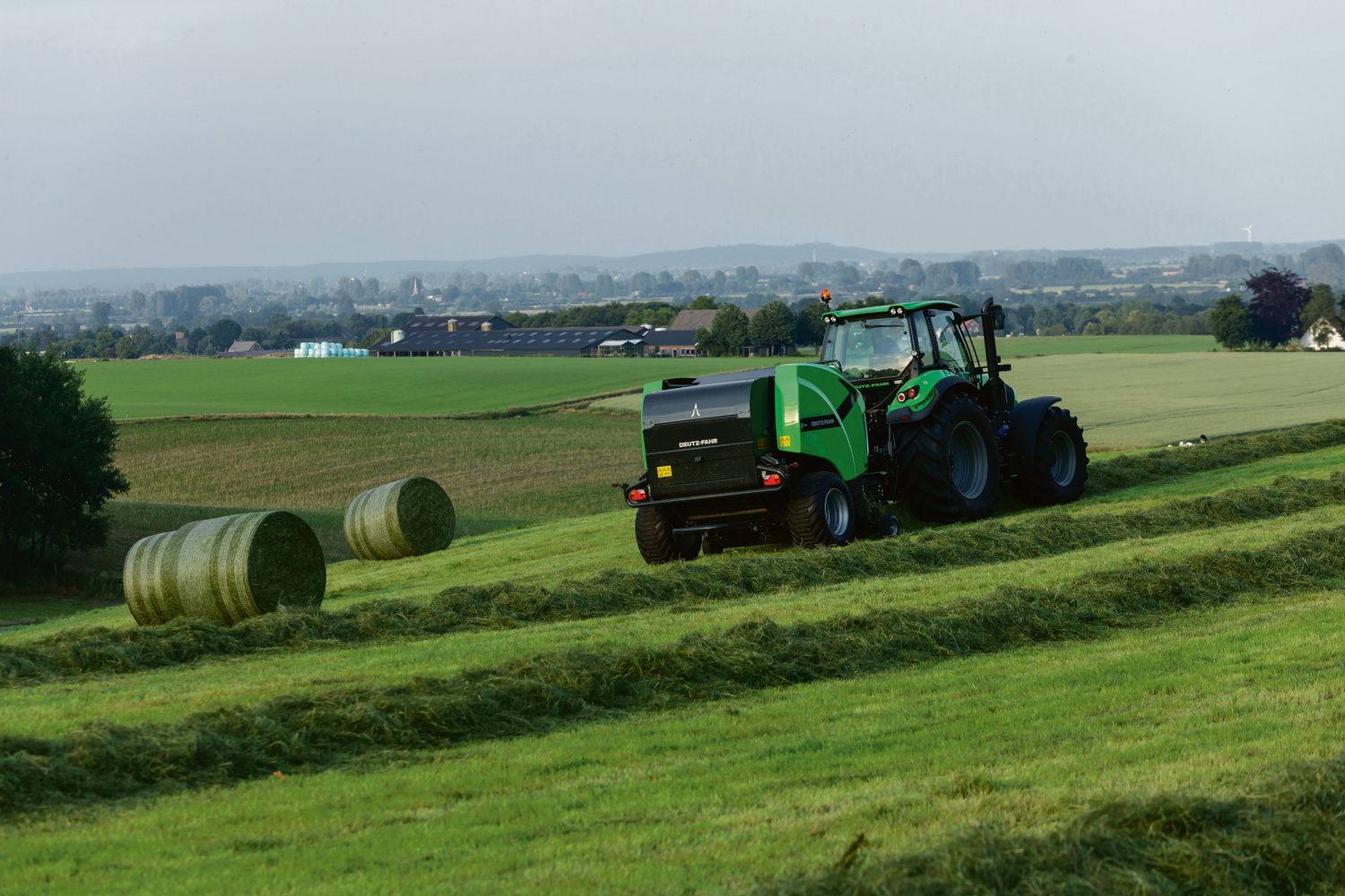 Einfaches Arbeiten mit den Festkammerpressen von Deutz-Fahr