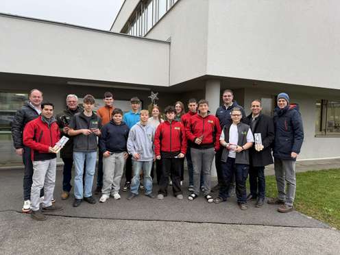 Übergabe der Rebscheren