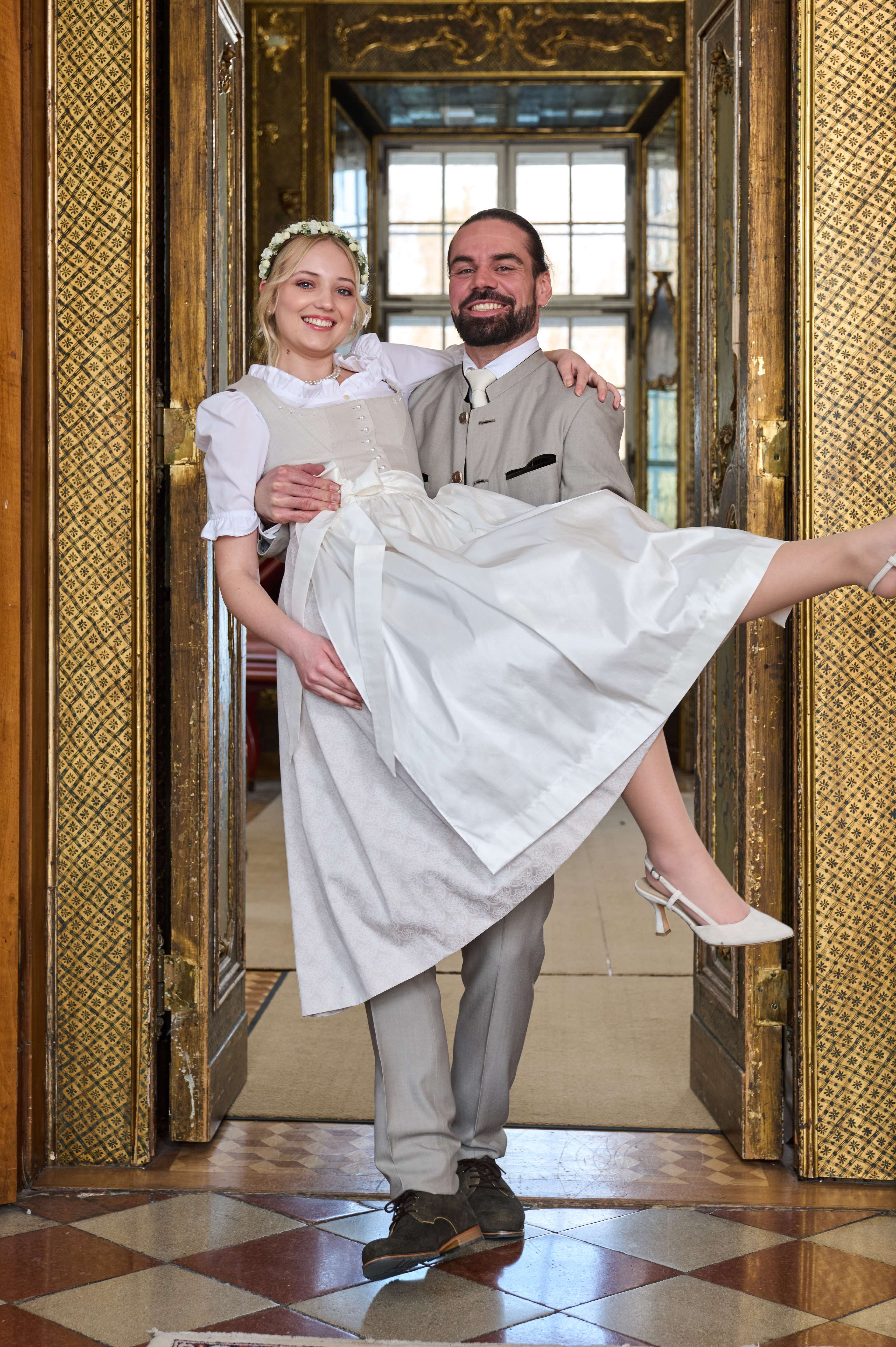 Hochzeitspaar in Tracht