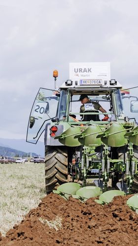 Martin Urak beim Bundesentscheid Pflügen