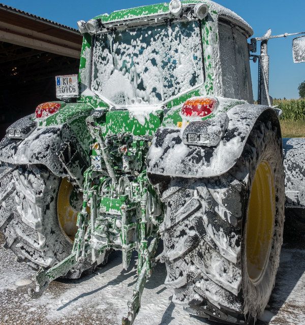 WTraktor Waschen Agrarfoto