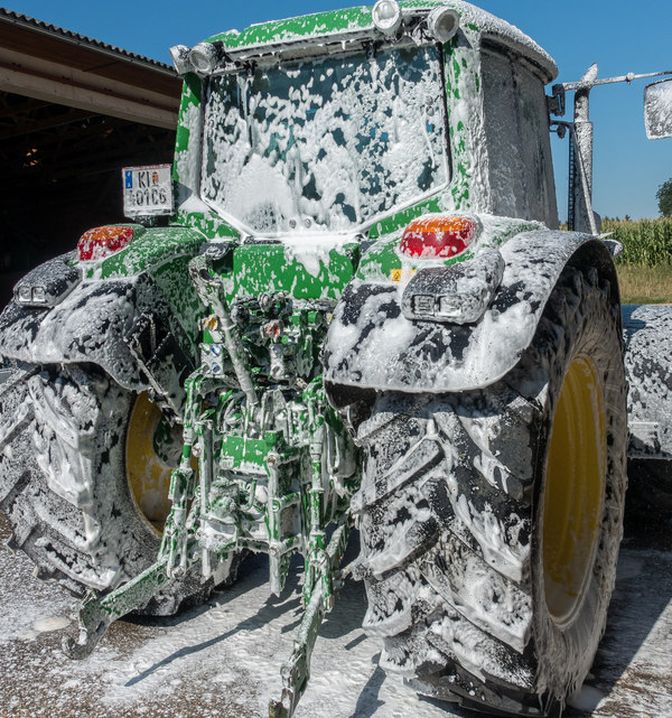 WTraktor Waschen Agrarfoto