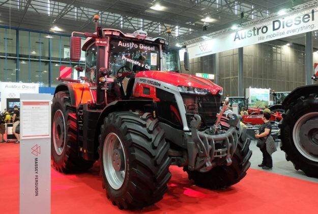 MF 9S 425: "Grand Prix"-Gewinner auf der Techagro