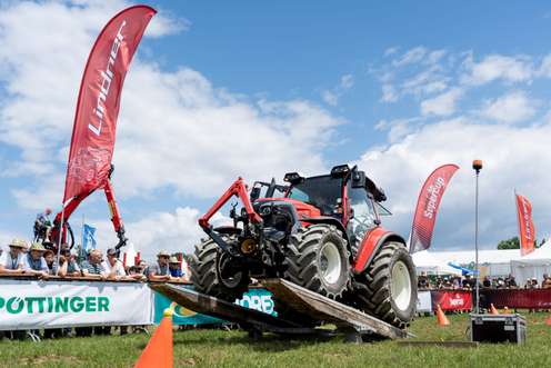 Traktor beim Lintrac Supercup