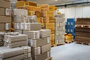 Blick in das Eierkarton-Lager bei der Eiermacher GmbH
