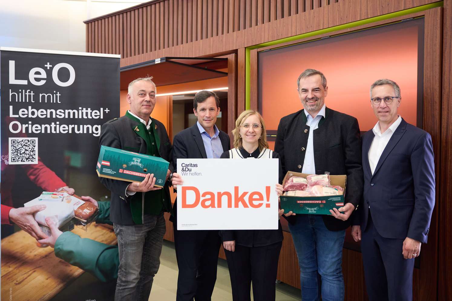 Übergabe Aktion „Schweinehaltung hilft“