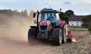 Das Tagfahrlicht unterstreicht die Frontsignatur