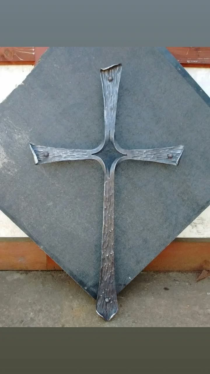 Bild von Anzeige: Kreuze geschmiedet 60cmx30cm Schlossérei 