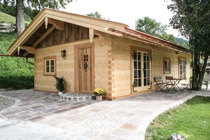Bild von Anzeige: Holzhäuserbau 120m2 Holzbaukonstruktionen Tischlerei Allround -Baubetrieb 