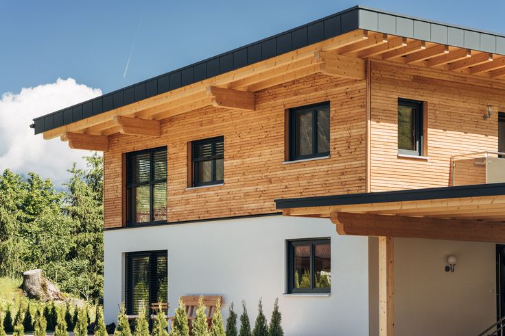 Bild von Anzeige: Holzhäuserbau mit Flachdach Wagnerei Kunsttischlerei Bau Montage 