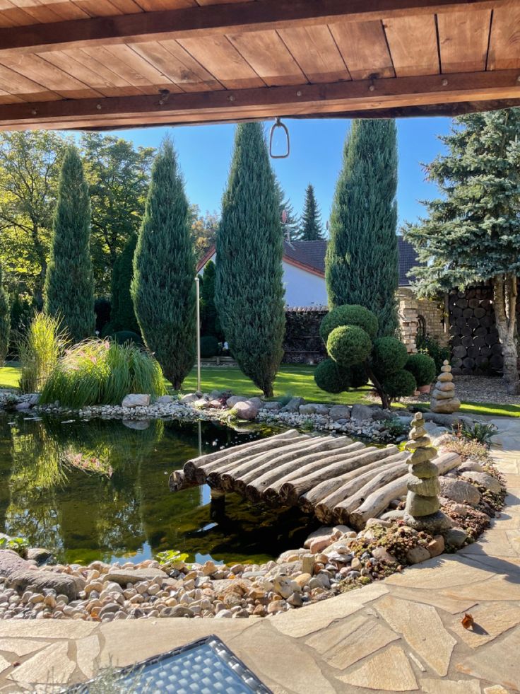 Bild von Anzeige: Teichebau samt Schotter Pflasterung Gârtnerei Bauunternehmen Brückensteg  