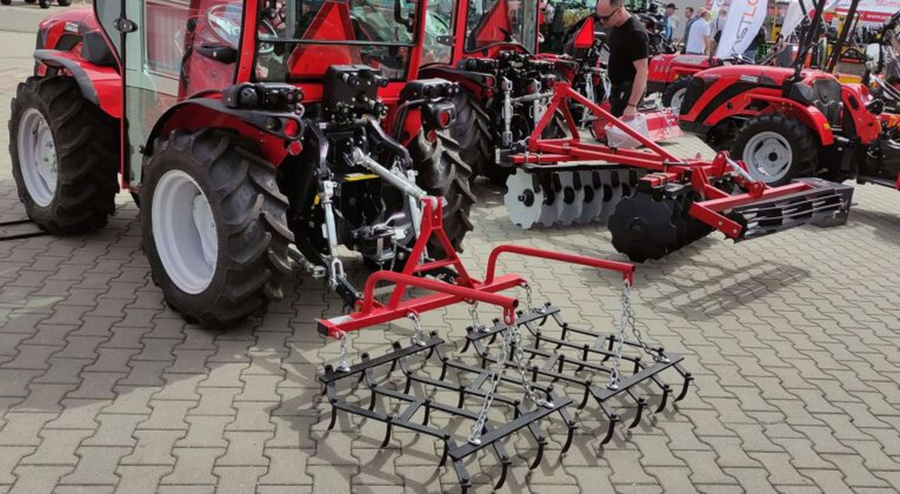 Traktoren von Antonio Carraro mit Kleingeräten