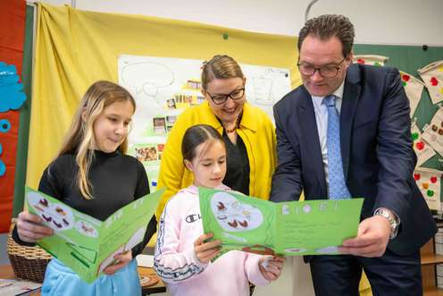 Totschnig in Schulklasse