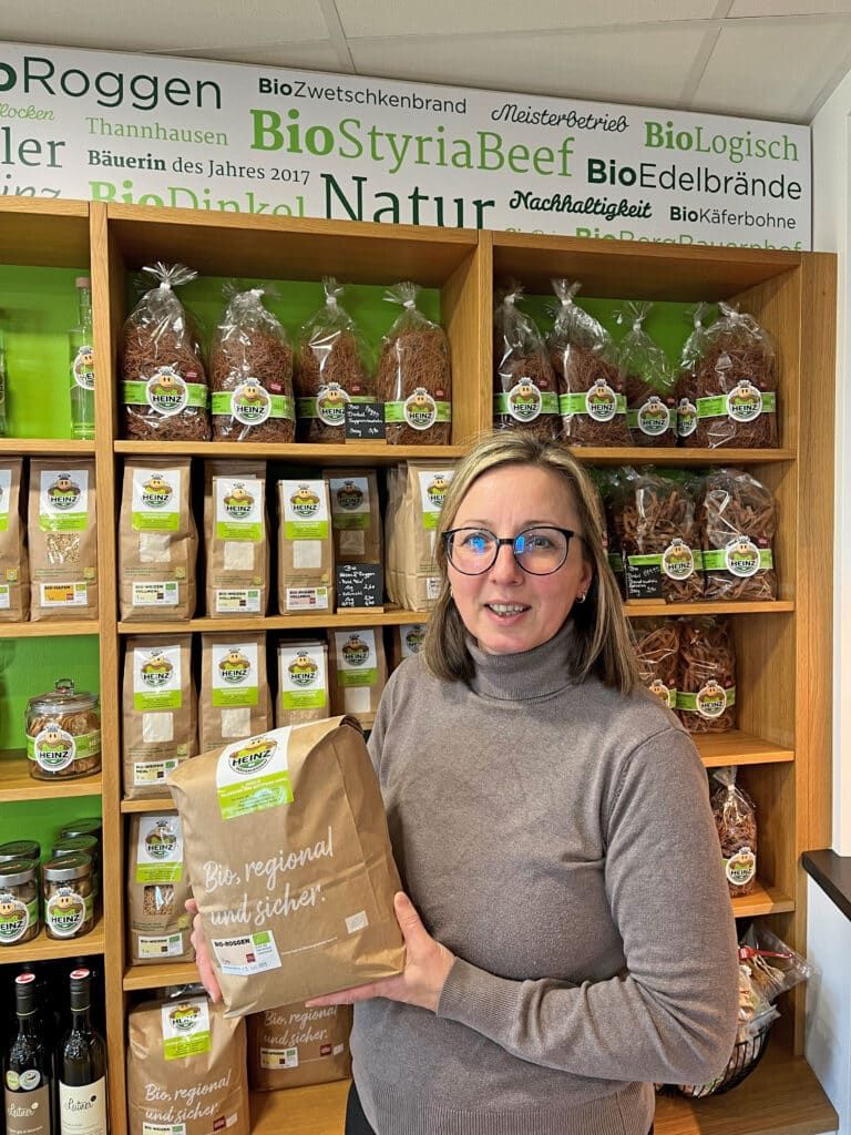 Hildegard Heinz ist stolz auf die vielen eigenen Produkte.