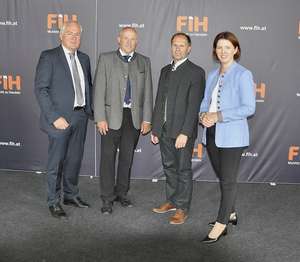 GF Josef Miesenberger, Obm. Johann Hosner, Obm. Stv. Andreas Hartl, Präs. LK OÖ, Michaela Langer Weninger