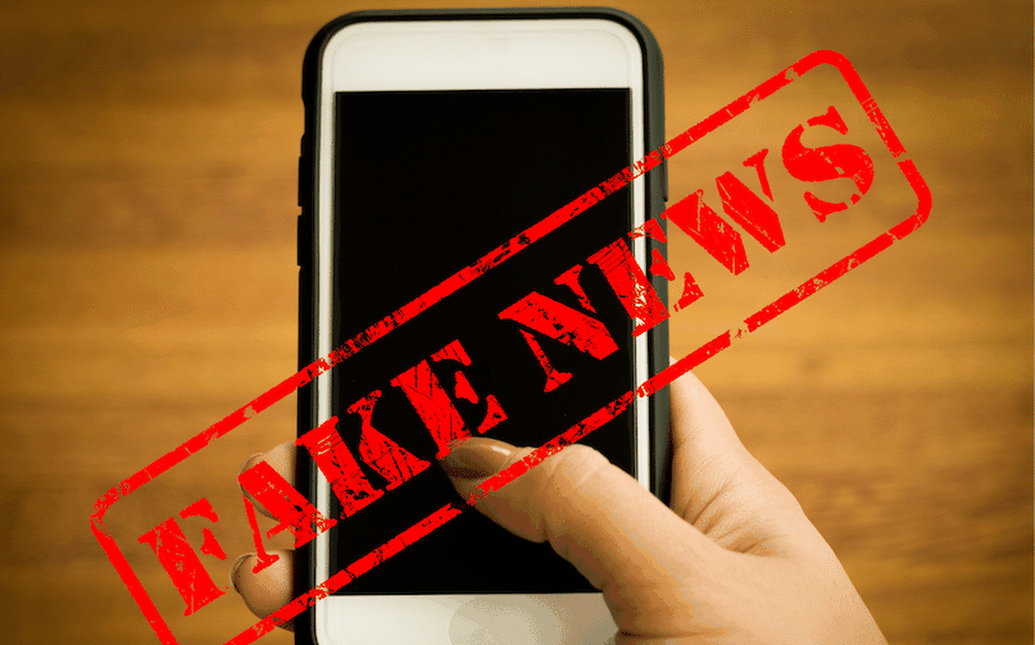 Via Smartphones verbreiten sich falsche Nachrichten rasend schnell.