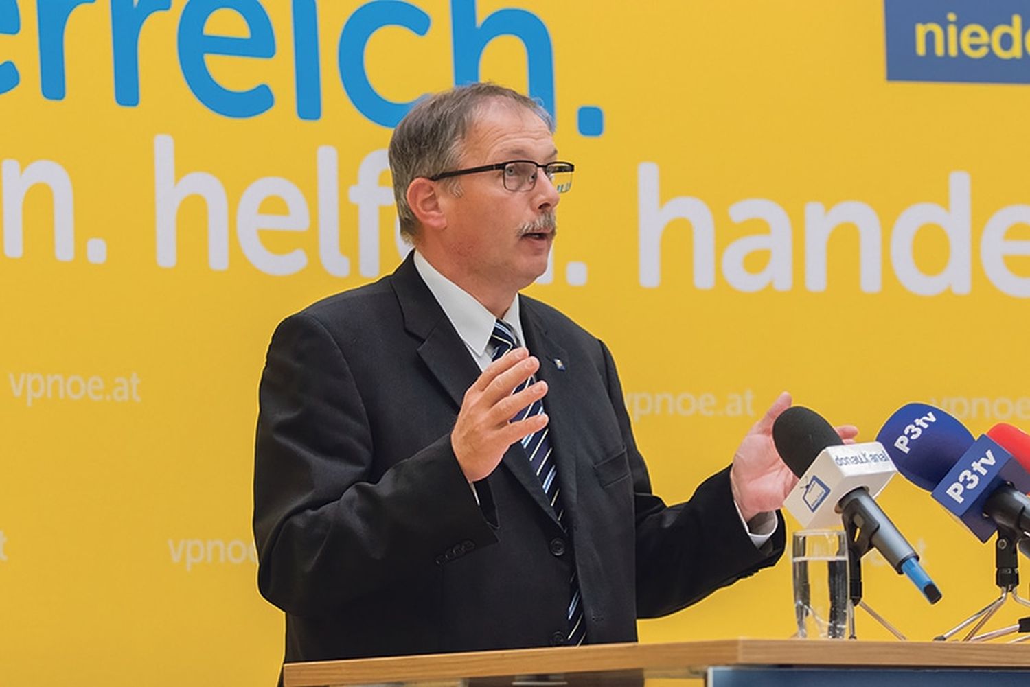 Für Zuckerrohrfelder in Südamerika werden meist großflächig Regenwälder abgeholzt.