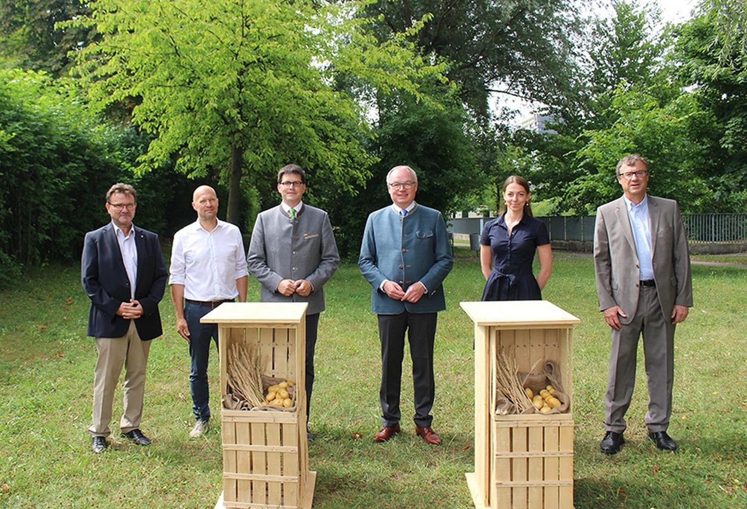 Norbert Knopf, Pflanzenbaudirektor Manfred Weinhappel, LK NÖ-Vizepräsident Lorenz Mayr, LH-Stellvertreter Stephan Pernkopf, Tessa Klimowicz und Harald Hofmann