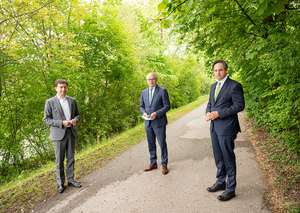 Obmann der Fachgruppe Holzindustrie in der Wirtschaftskammer Niederösterreich Franz Kirnbauer, LH-Stellvertreter Stephan Pernkopf, LK-NÖ-Präsident Johannes Schmuckenschlager