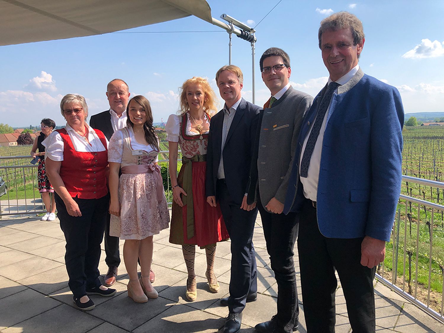 Landesobmann Peter Höbarth mit seinen Stellvertreterinnen Veronika Haberfellner und Gabriele Kerndler sowie GF Katrin Teufel, NÖ Werbung-GF Michael Duscher, LK NÖ-Vizepräsident Lorenz Mayr und Bundesobmann Johann Hörtnagl