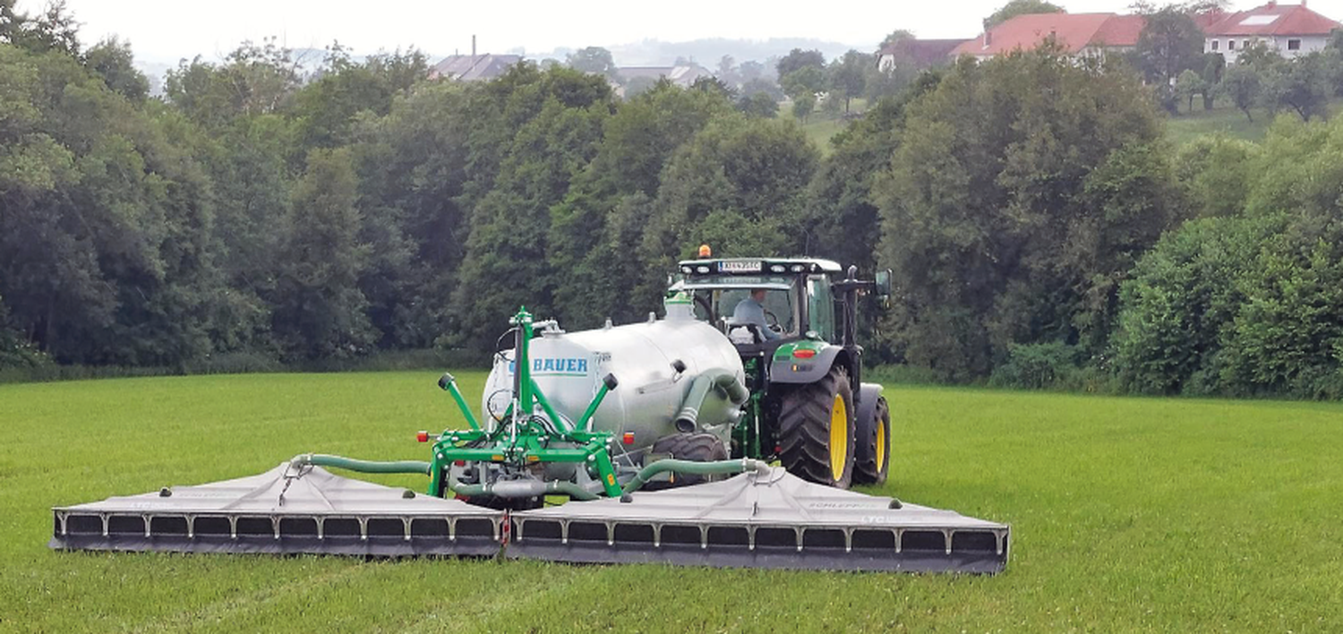 Wertvolle Wirtschaftsdünger werden jetzt im Frühjahr auf Äckern und Wiesen ausgebracht – so funktioniert aktive Kreislaufwirtschaft.