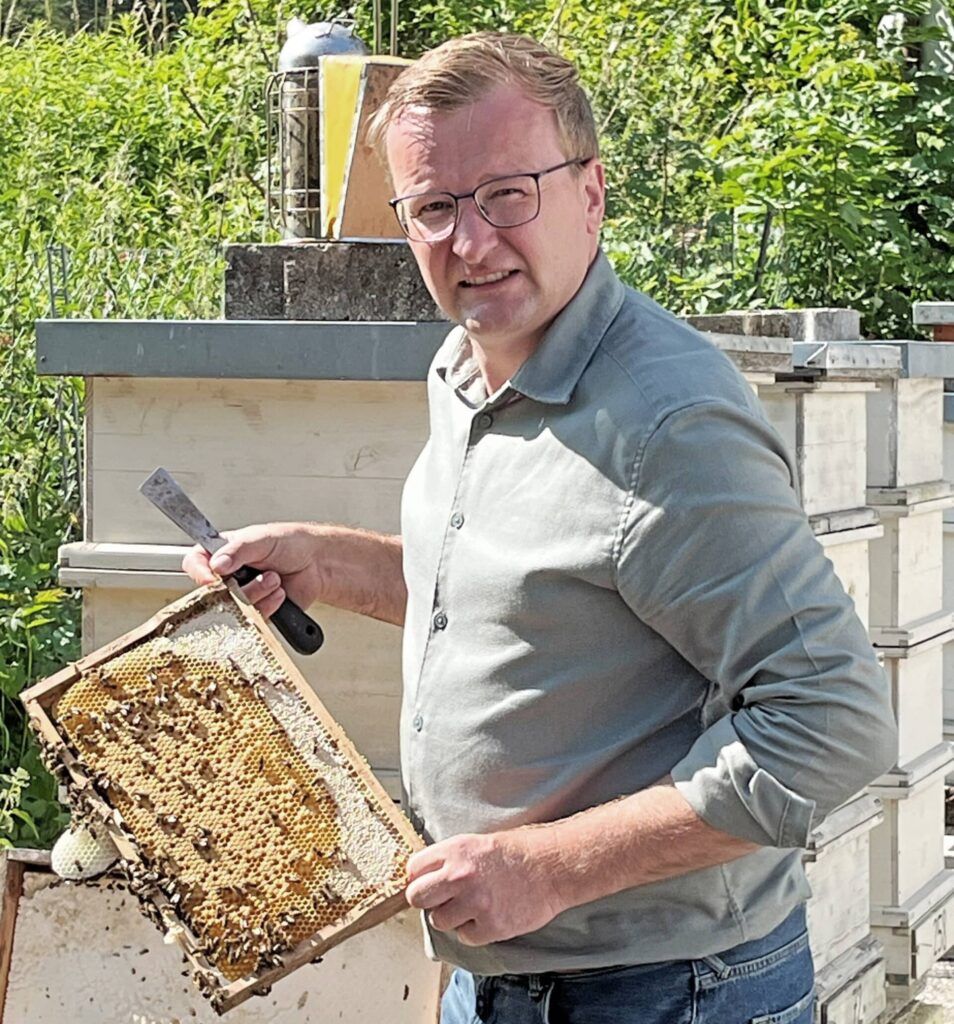 Zehn Millionen Bienen an 20 unterschiedlichen Standorten gehören zur Imkerei Wieser.