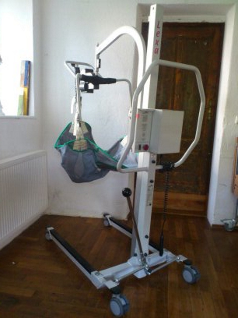 Bild 1 von Anzeige: AKS Foldo schwenkbarer Personenlifter