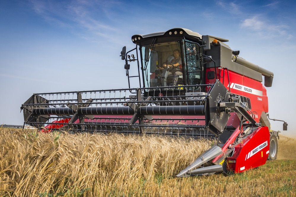 MF7344_ACTIVE-Combine_Working-Wheat_Italy_Oct-2015-132_127371.jpg