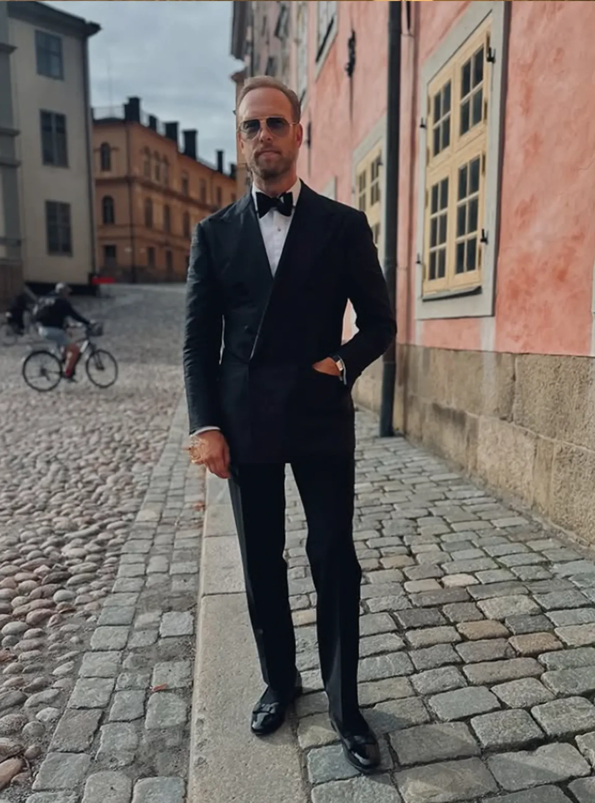 andreasweinas wearing the opera pump in black patent