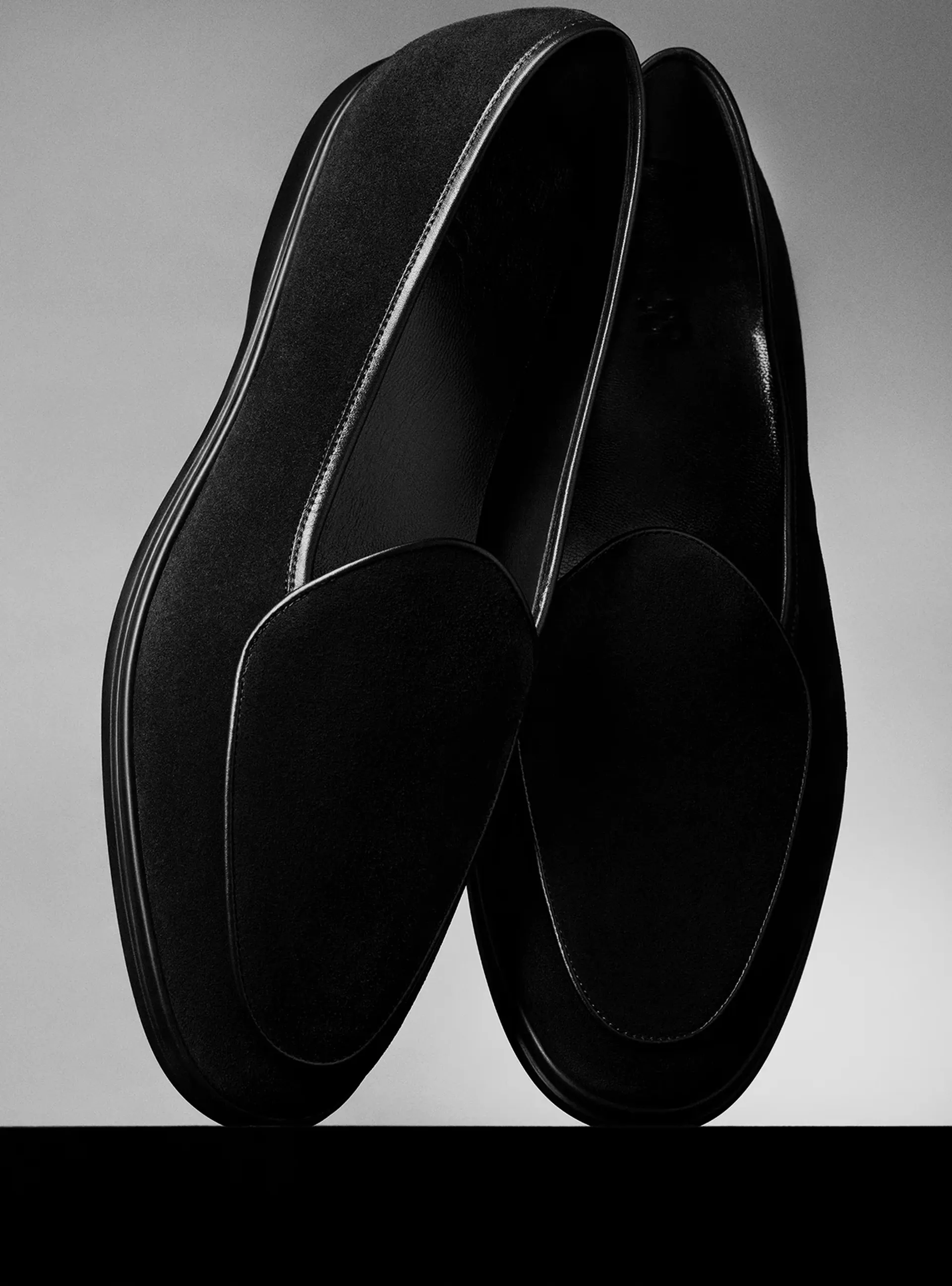 The Belgian in black suede RS holiday attire