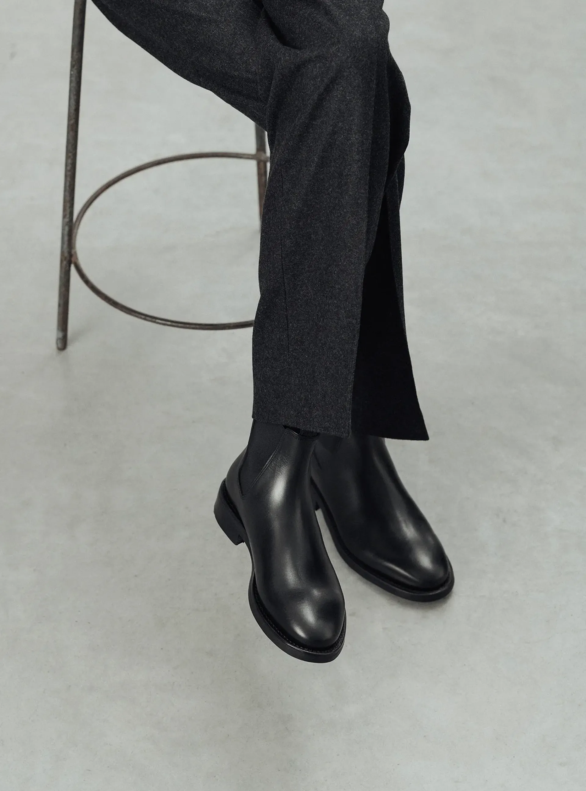 the chelsea boot in black calf1