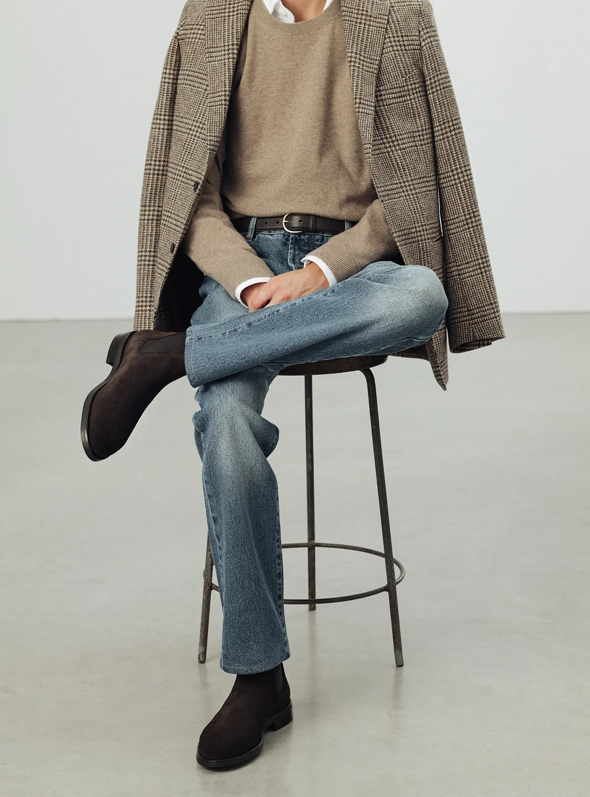 the chelsea boot in brown suede