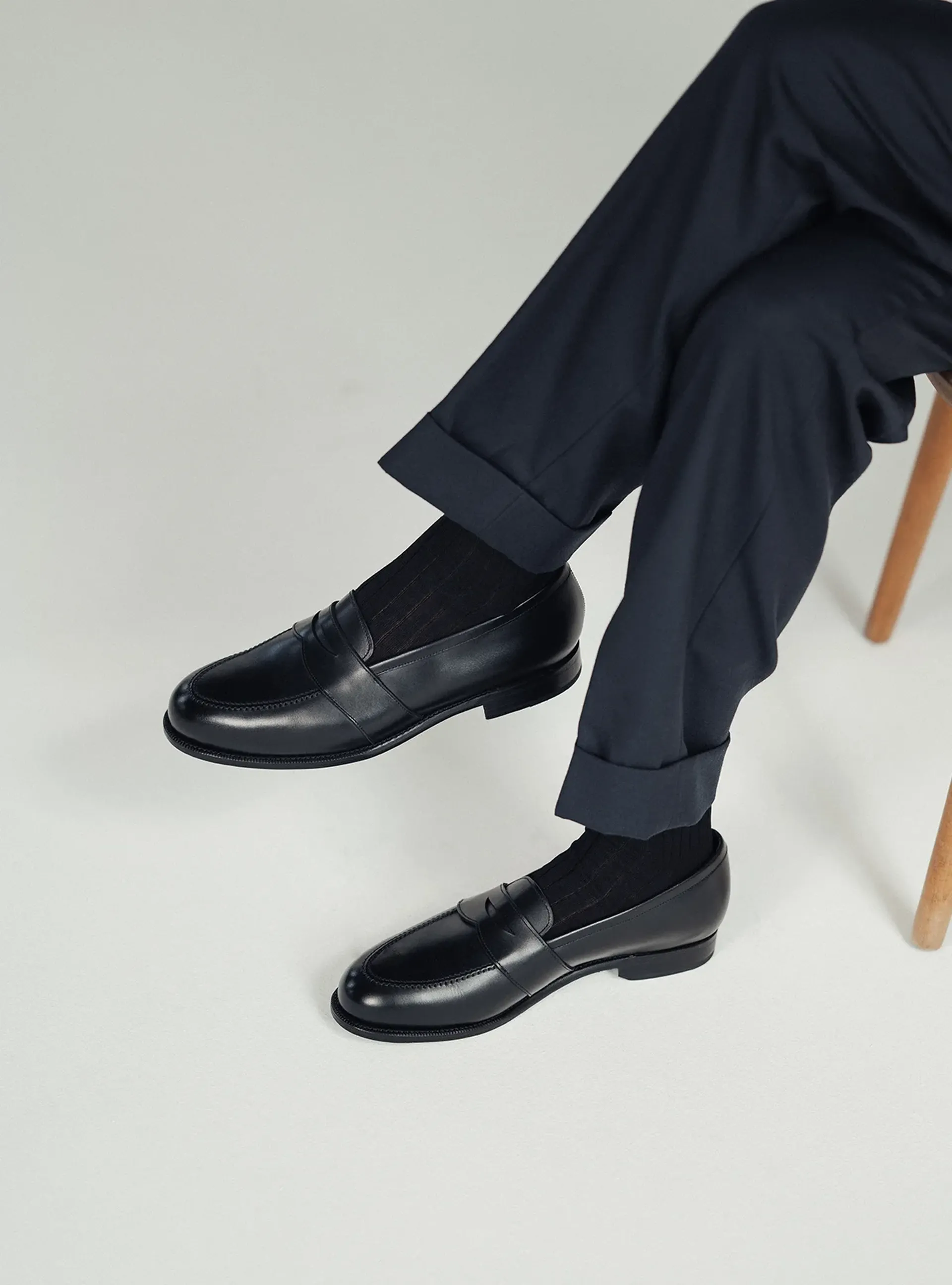 Morjas The Fullstrap Loafer - Black Calf wear-2