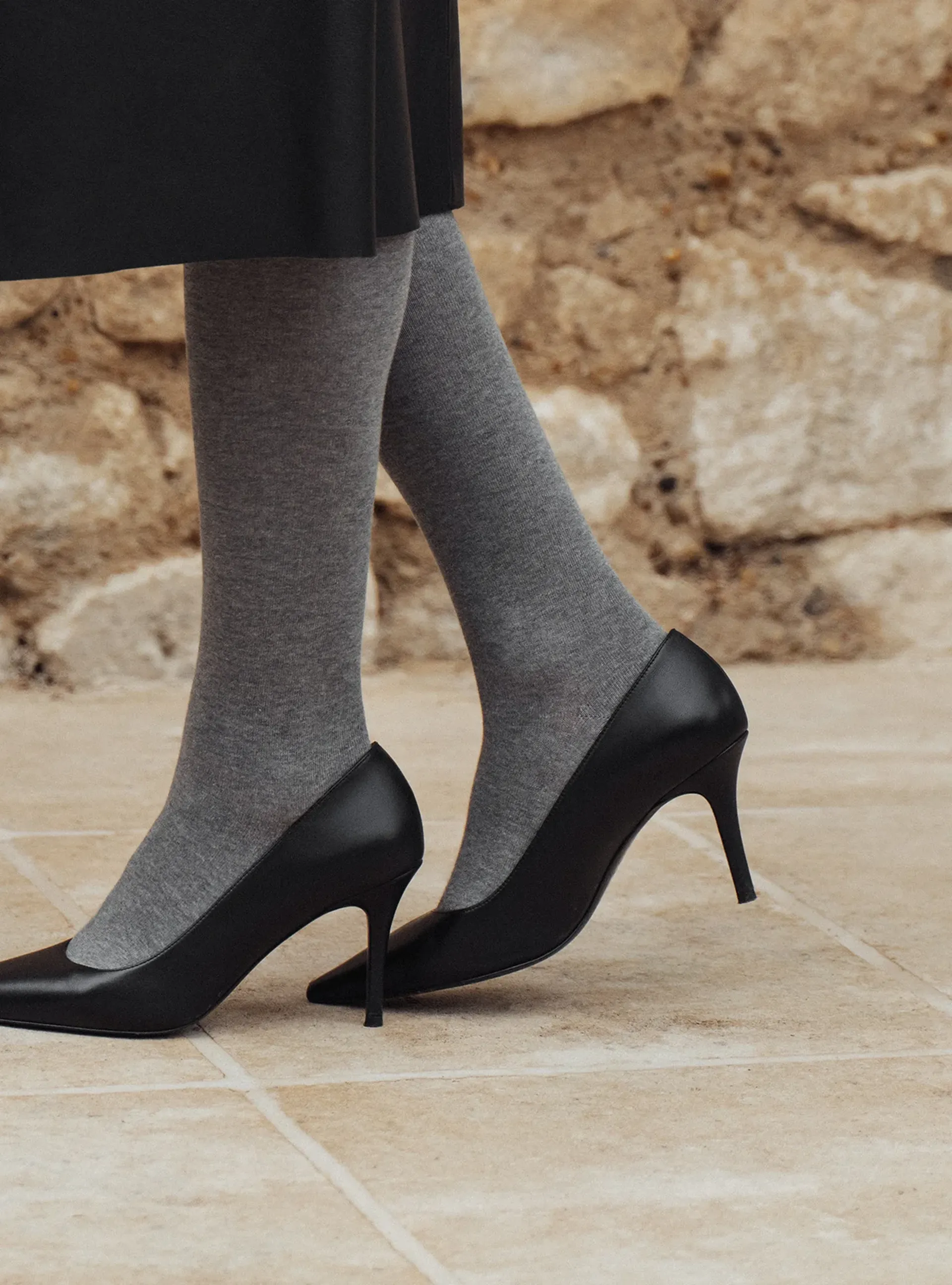 Women's fall 2025 The Pump in black nappa-2