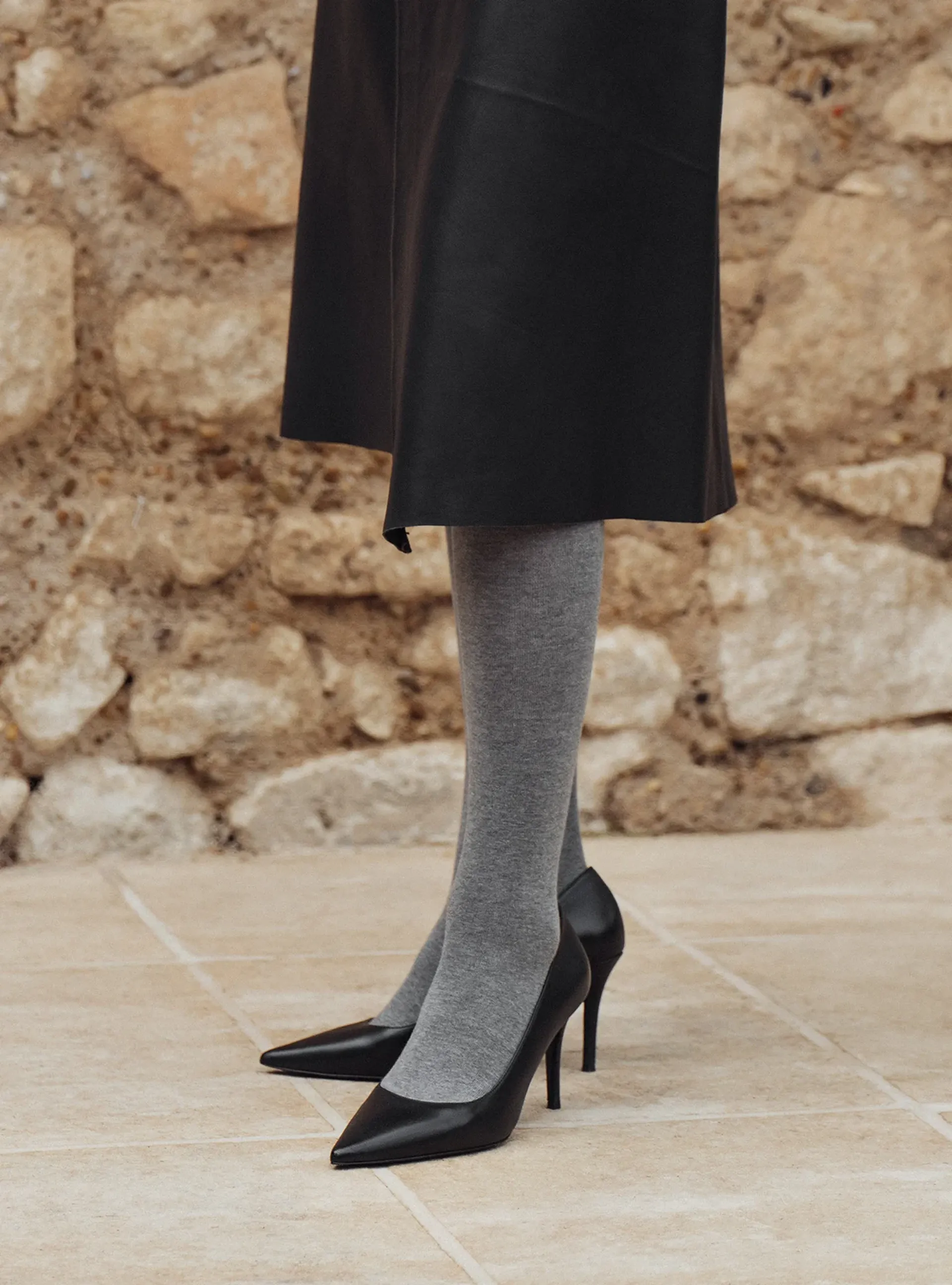 Women's fall 2025 The Pump in black nappa-1