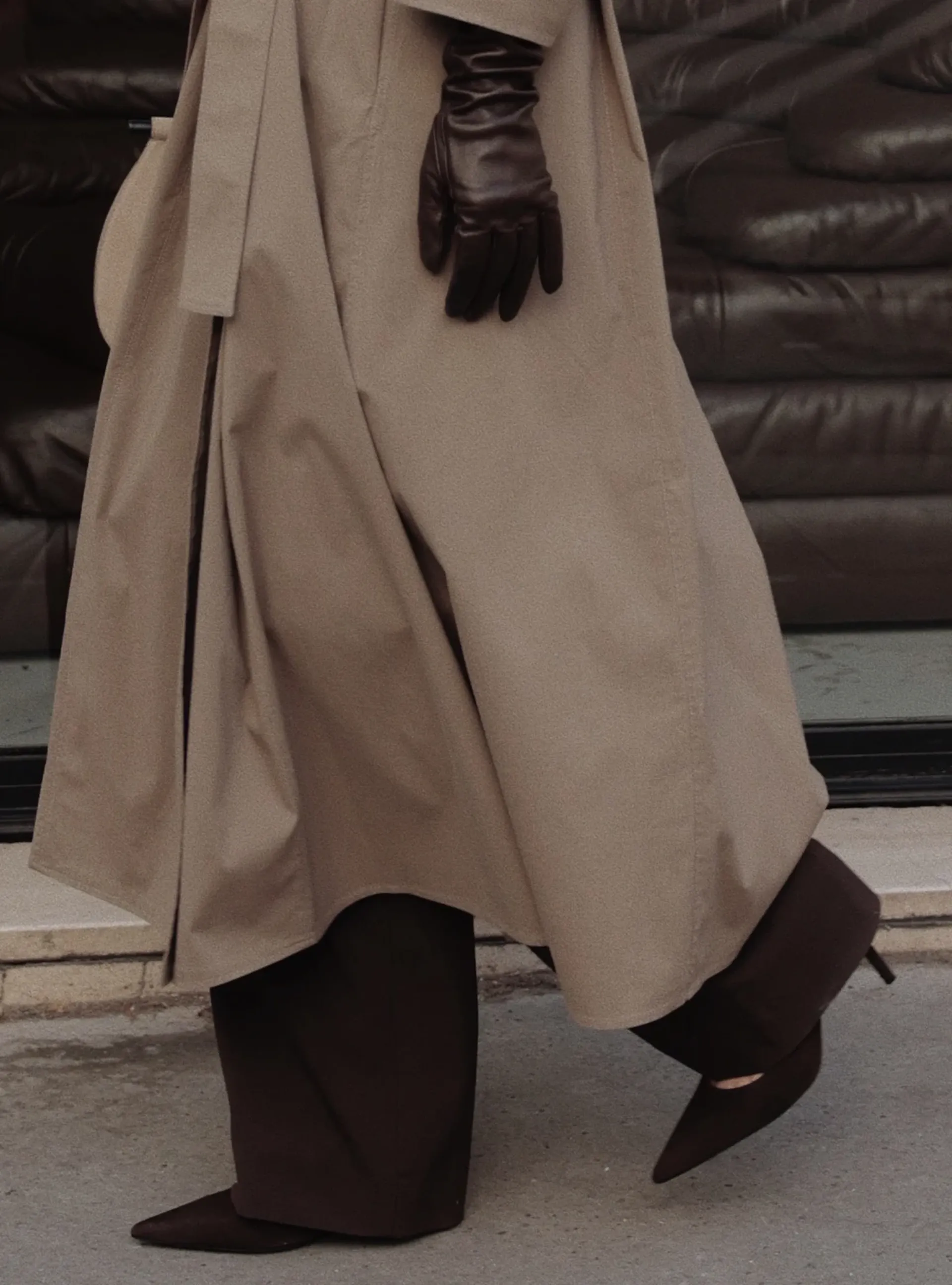 The Pump Brown Suede pdp-2