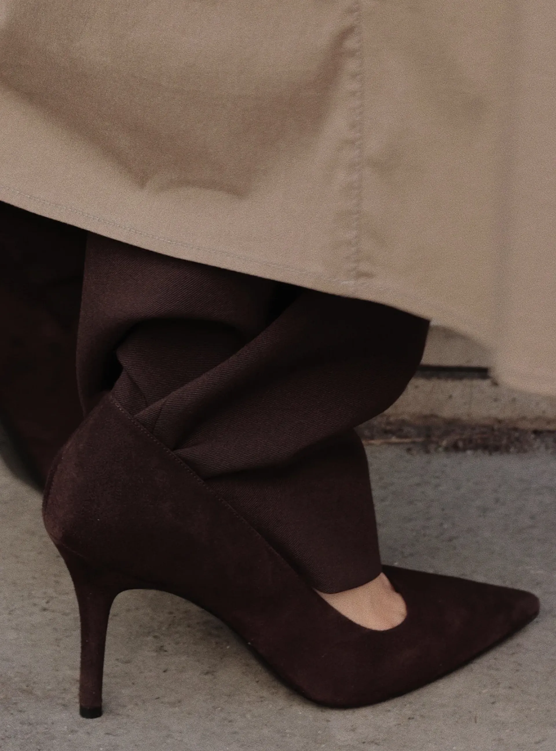 The Pump Brown Suede pdp-1