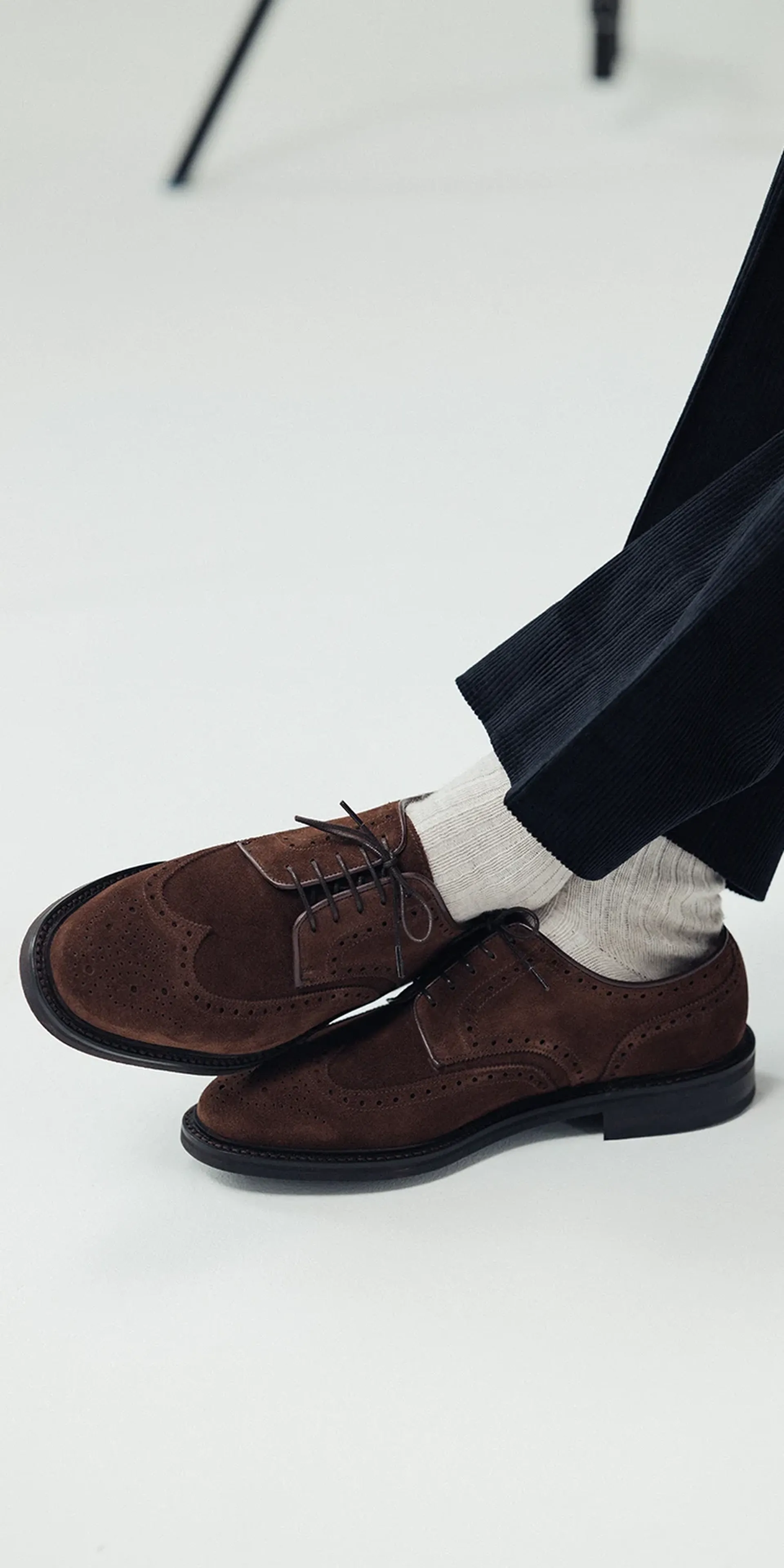 Hero the derby in medium brown suede mobile
