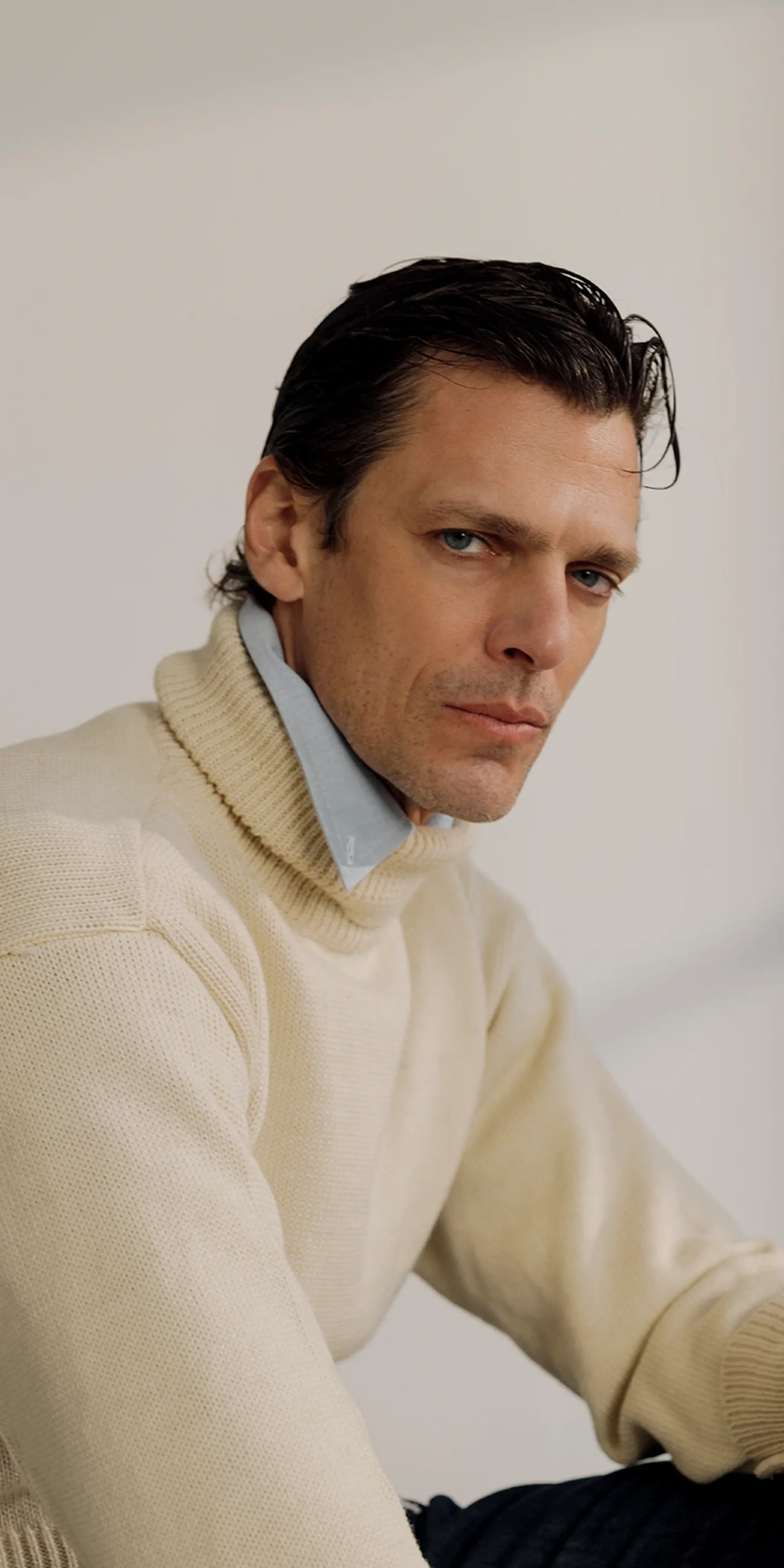 Spring lookbook 2026 hero mobile-1