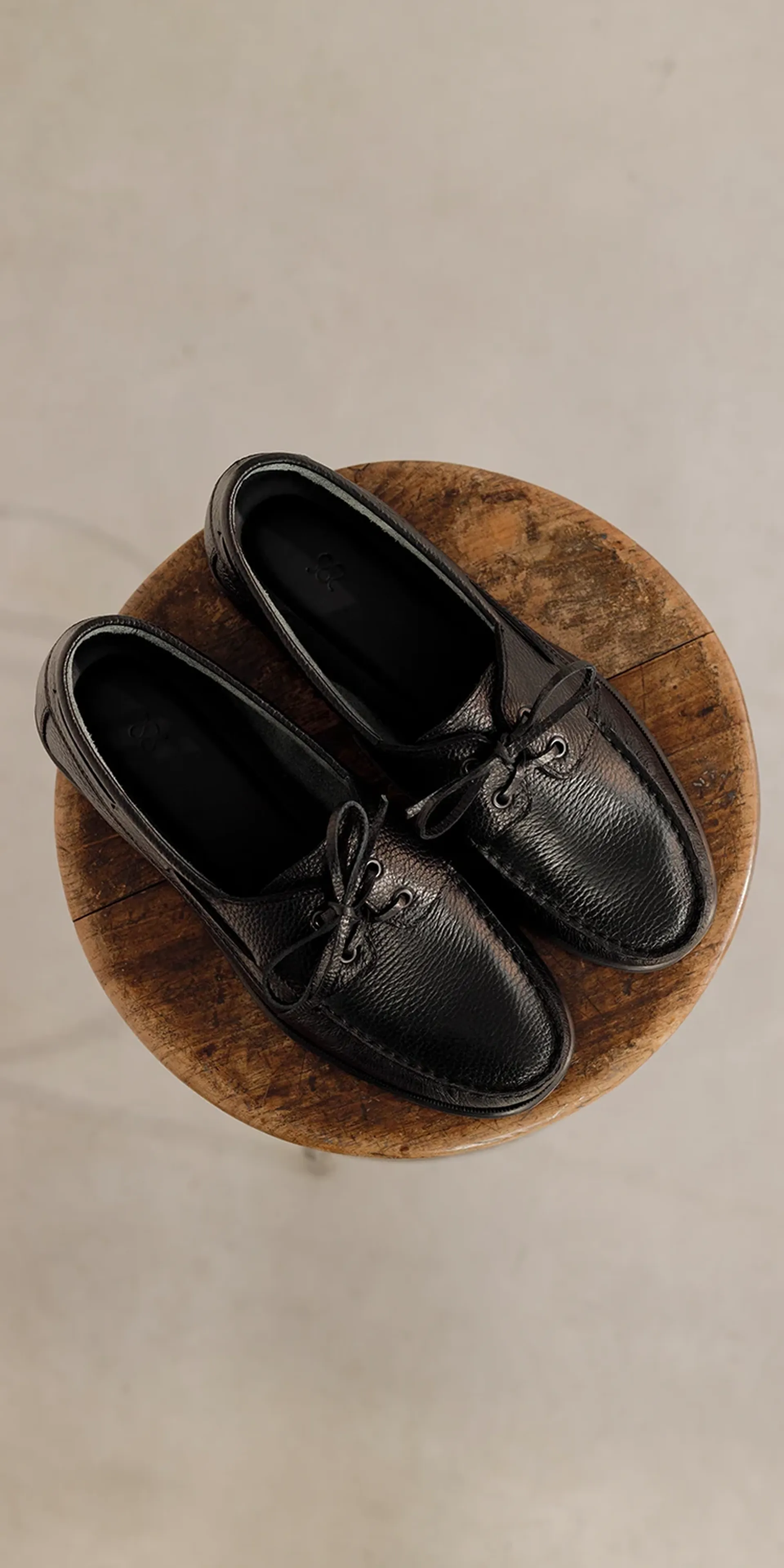 hero the boat shoe black grain mobile