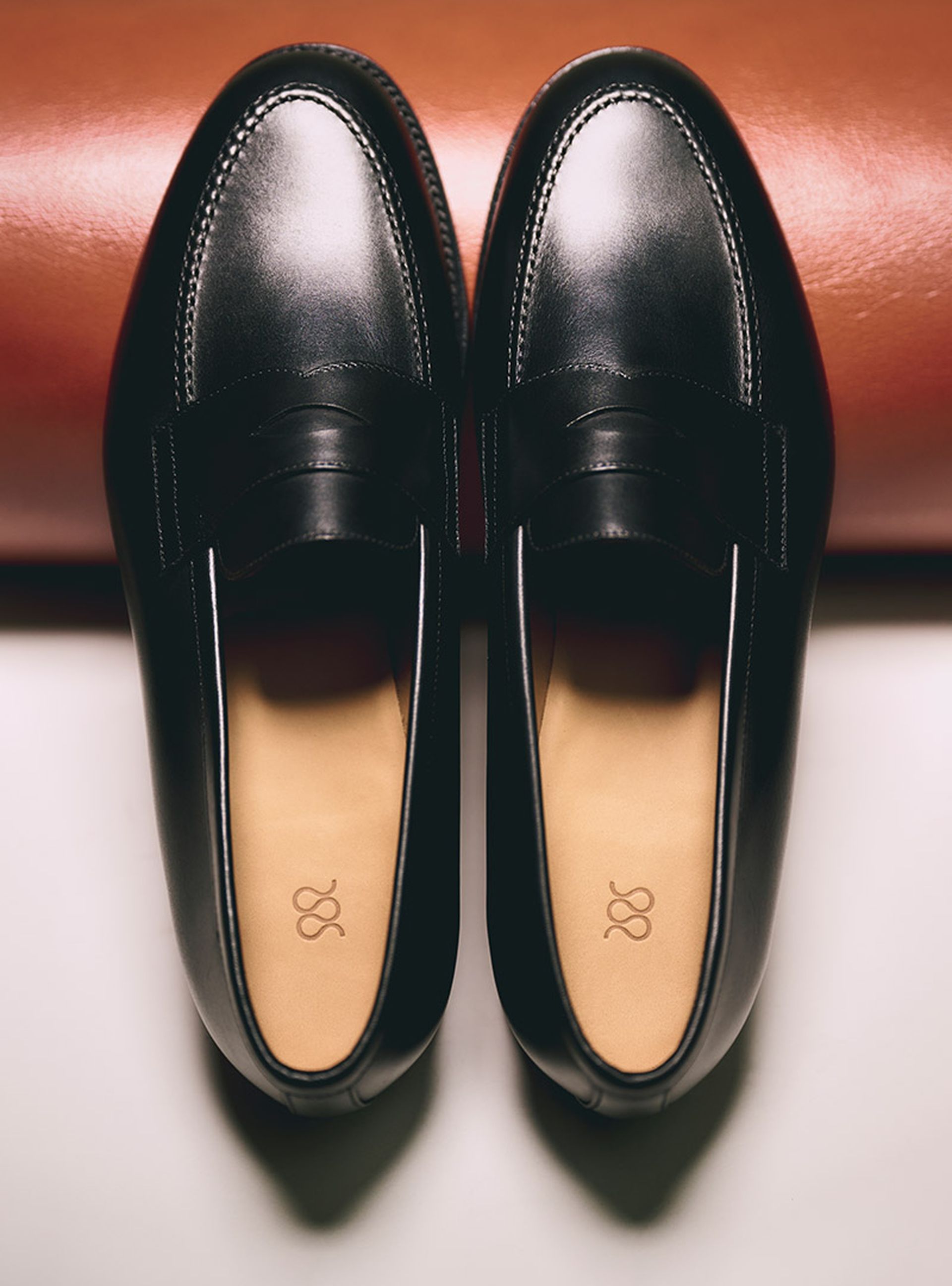 the penny loafer in black calf morjas