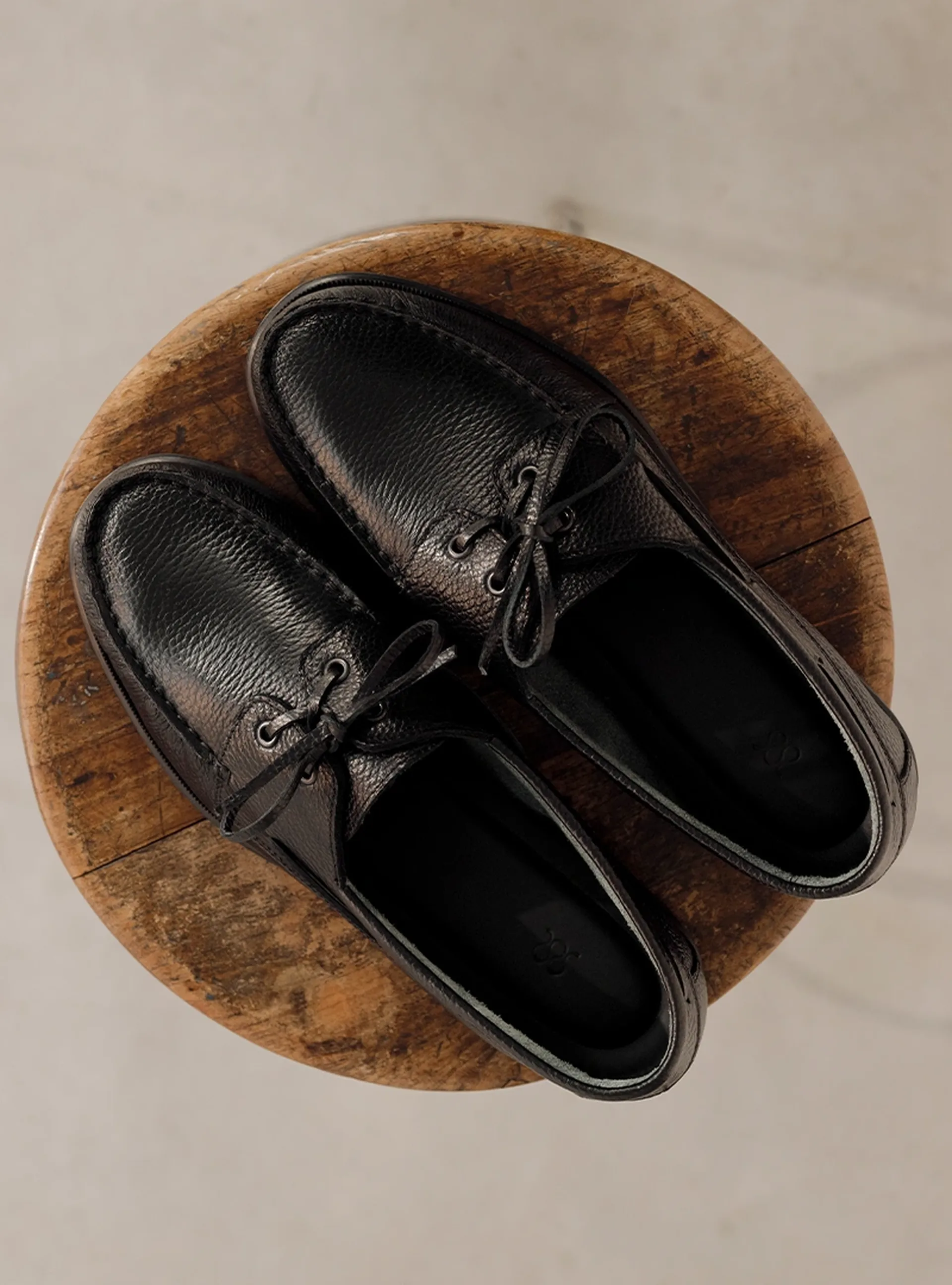Men's boat shoe black grain